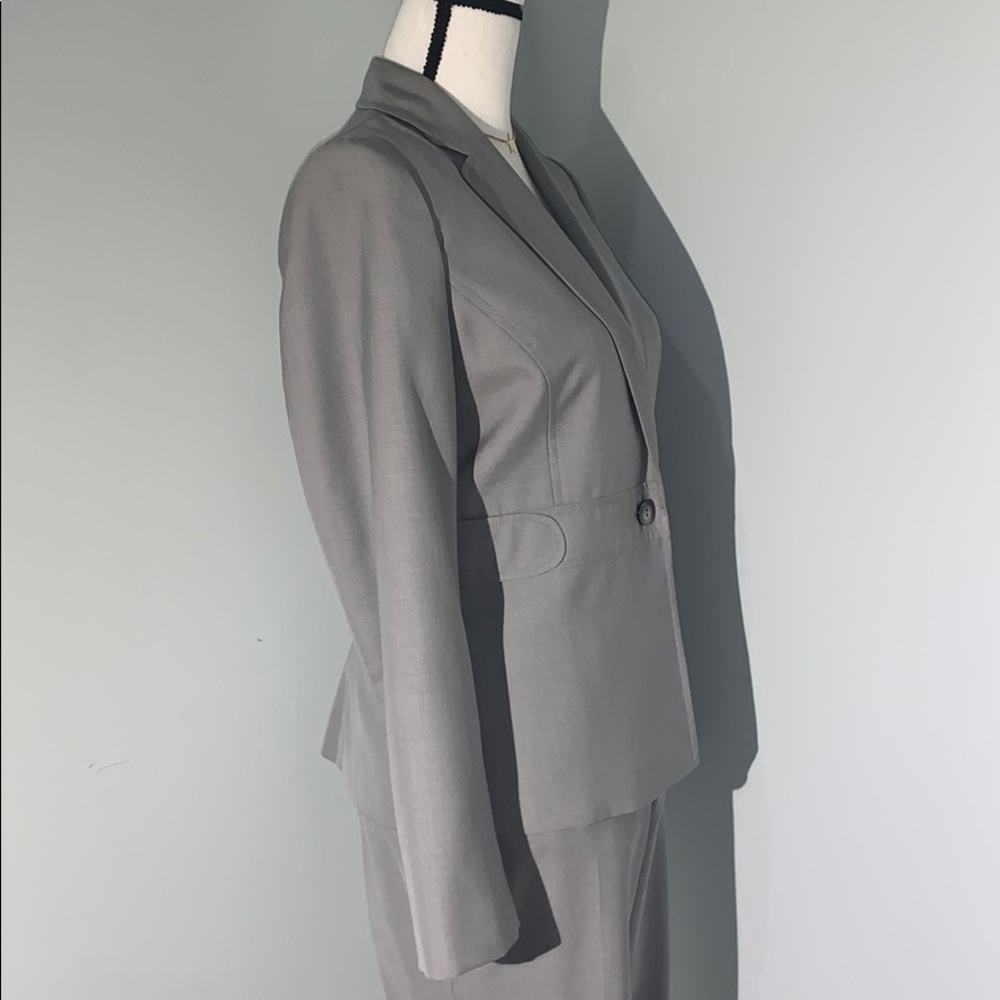 CALVIN KLEIN GRAY 2PC JACKET AND PANTS SUIT SET - Picture 4 of 12